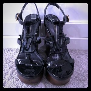 Auth Louis Vuitton Patent Black Paradiso Wedges
